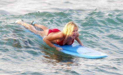 heather locklear bikini surfing2